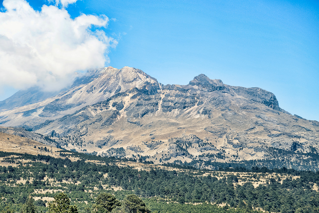 Iztacchíuatl volcano along the Paso de Cortes