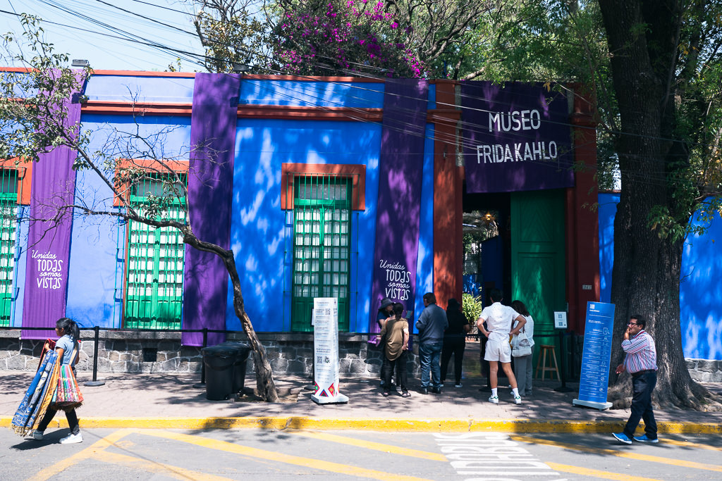 The blue facade of the Frida Kahlo Museum