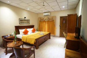 Royal Hotel 1