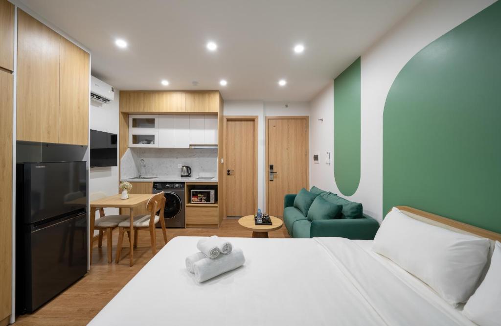 MOONLIT Suites Hotel by Luxe Paradise