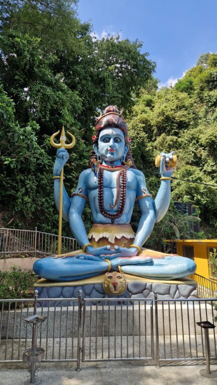 Lord Shiva statue located at the foot of the hill within the Arulmigu Balathandayuthapani Temple complex in Penang